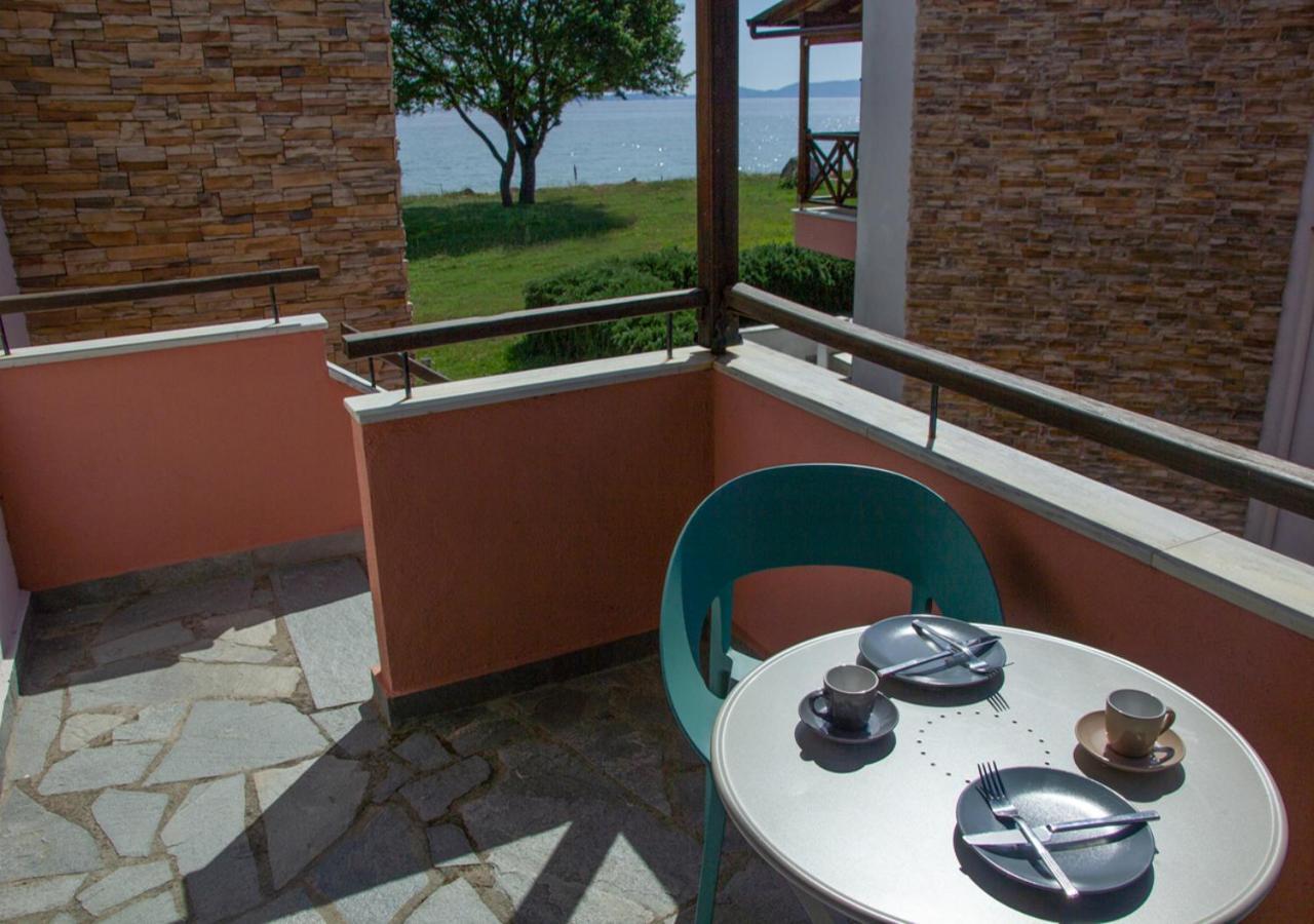 Beachfront Stylish Maisonette In Ierissós Esterno foto